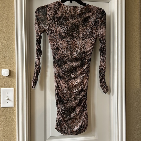 Women’s BB Dakota by Steve Madden printed body on ruched mini dress XS - Picture 3 of 4